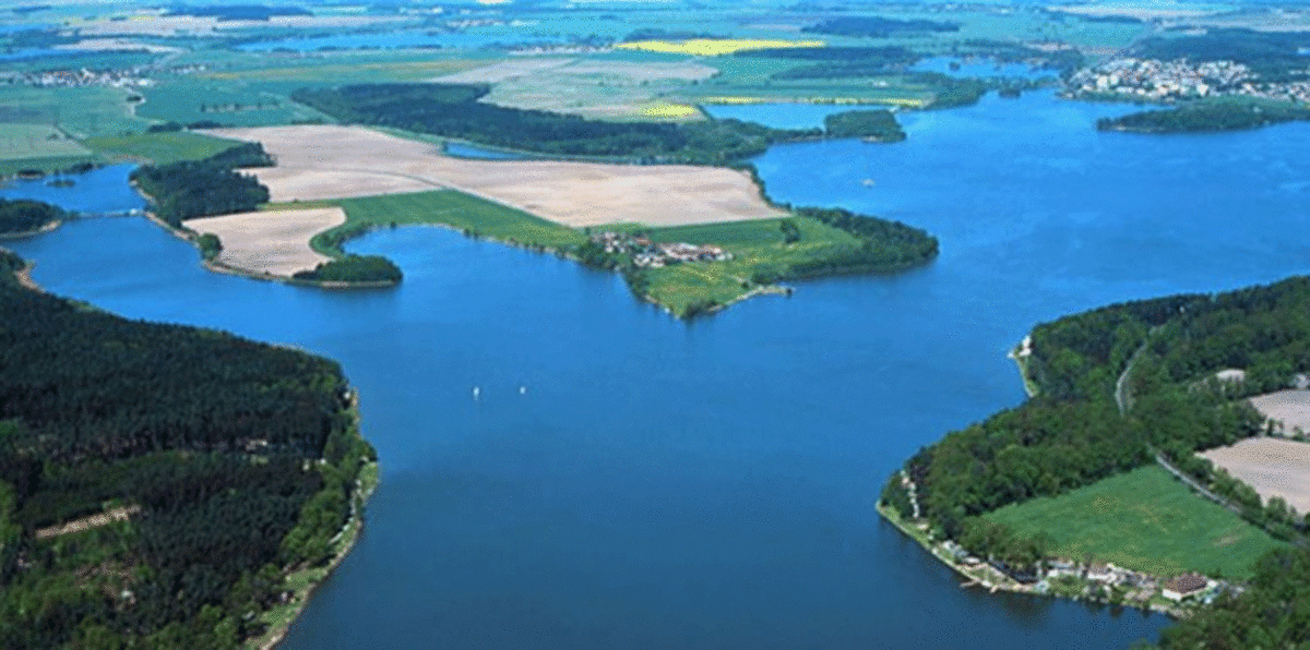 "ناسا" ترصد تجمع طحالب هائل في بحر البلطيق (صور)