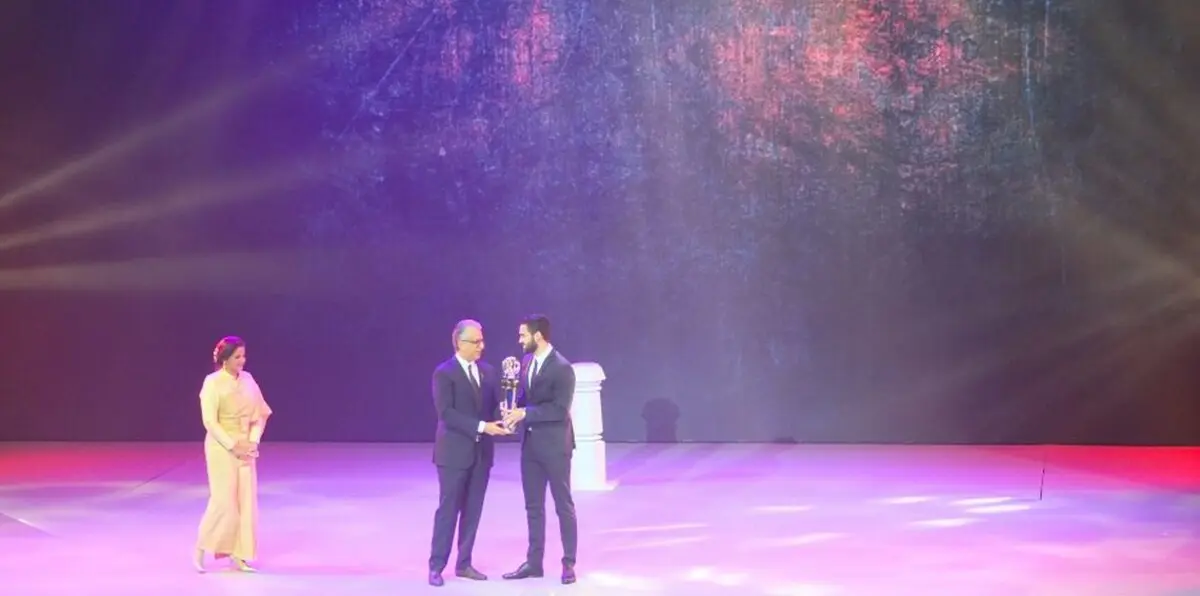 حفل جوائز الأفضل في آسيا 2017.. عمر خربين نجم نادي الهلال السعودي أفضل لاعب آسيوي (فيديو)