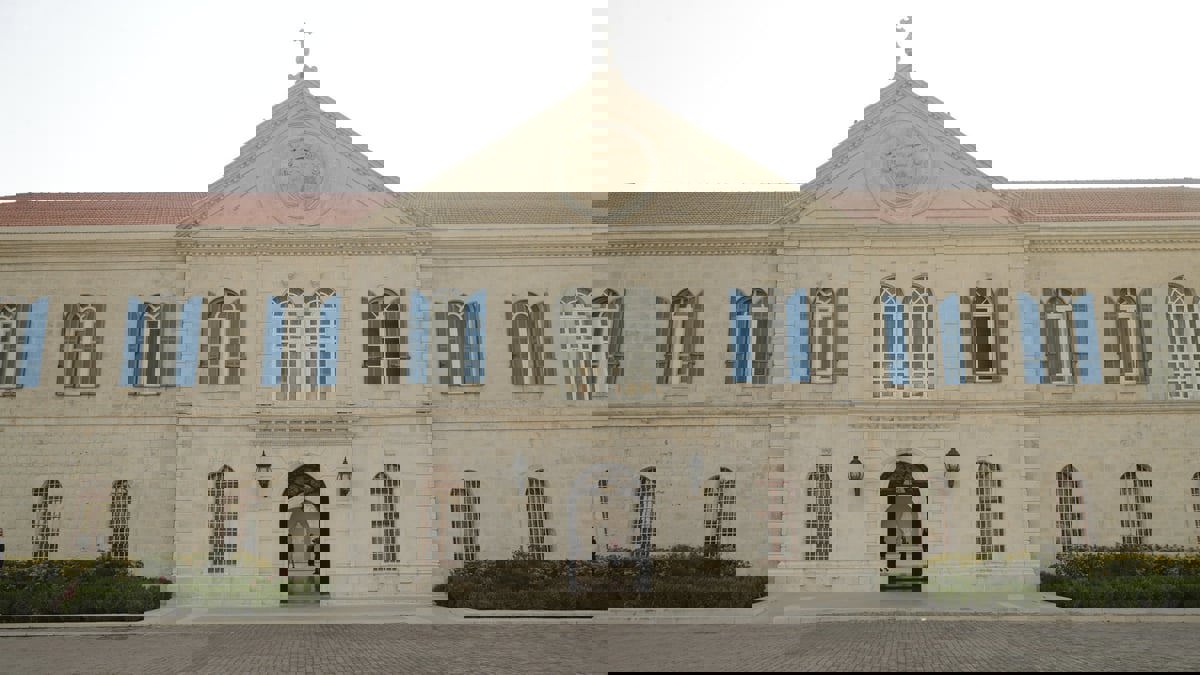 حياد لبنان وحصرية السلاح.. تحديات صعبة أمام "وثيقة بكركي"