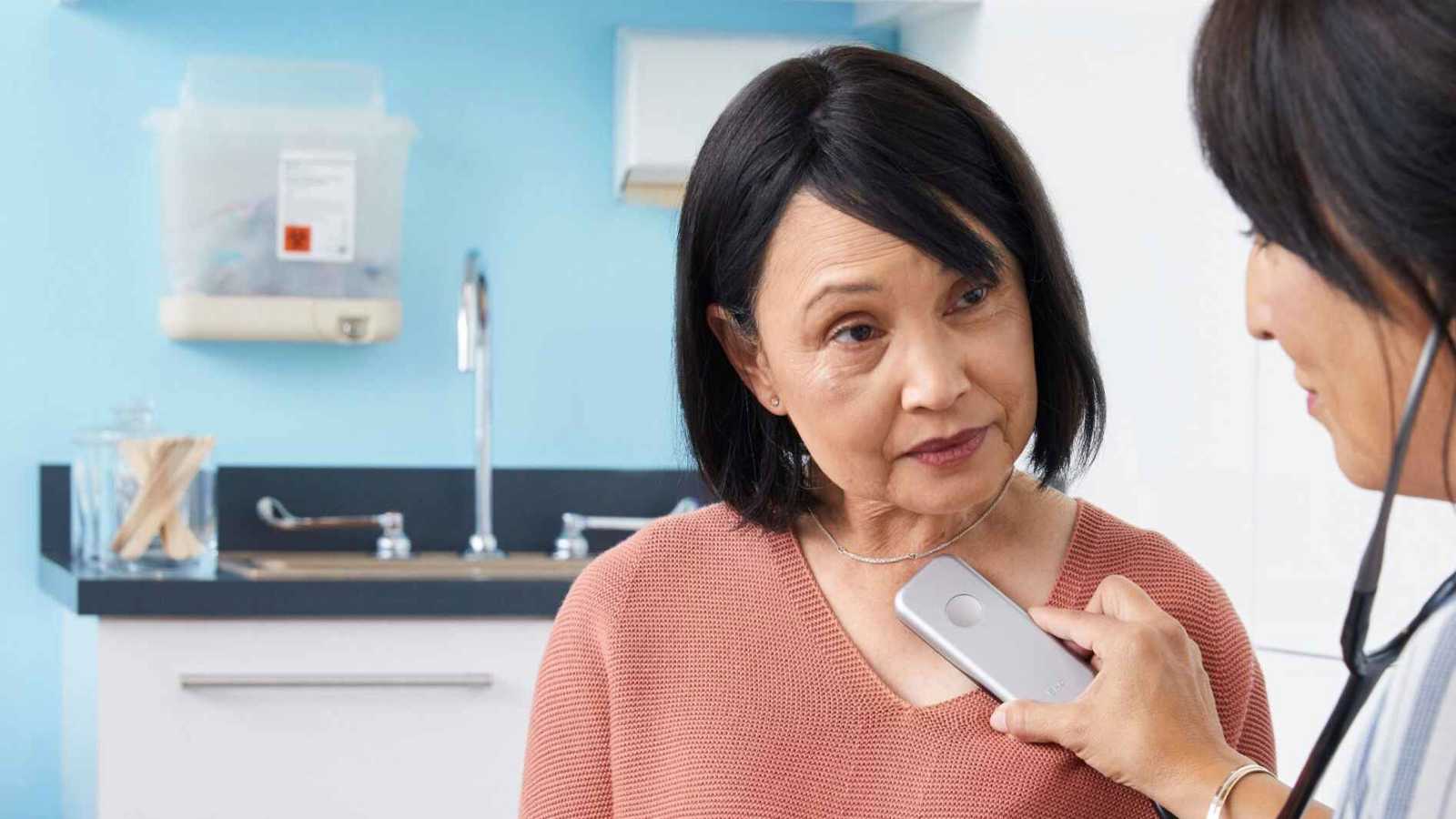 نقلة جذرية في اكتشاف الأمراض.. الذكاء الاصطناعي يطور السماعات الطبية