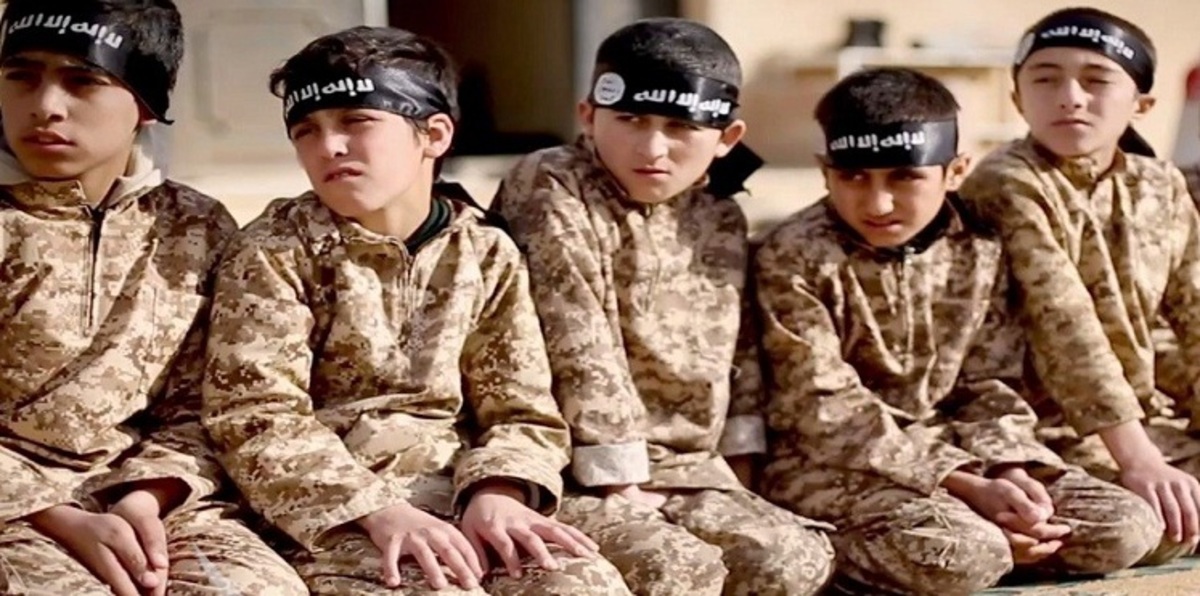 في ملجأ أيتام بالموصل.. داعش أعدّ جيشًا من"أشبال الخلافة"