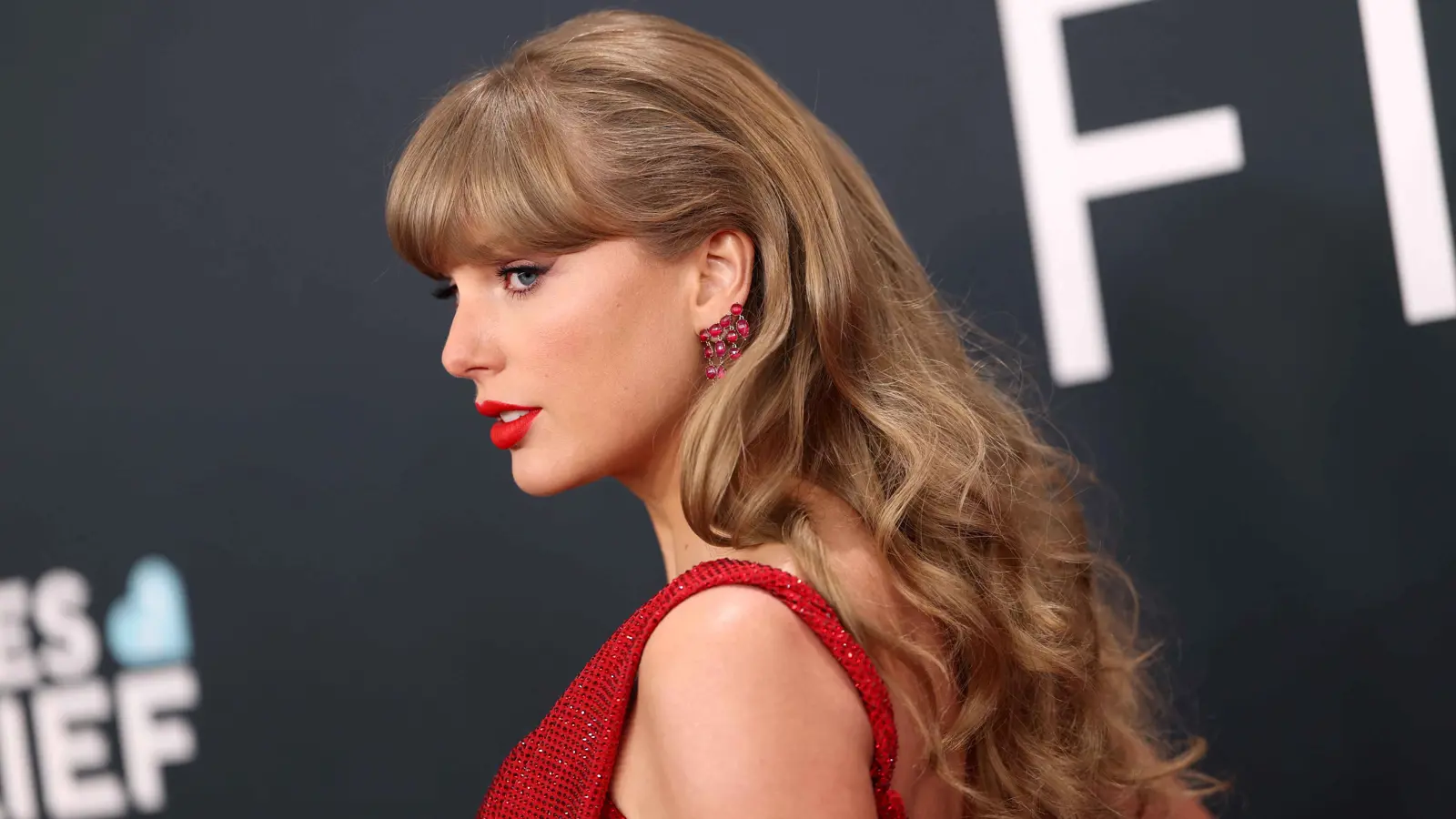 تايلور سويفت تغادر حفل جوائز "غرامي" 2025 خالية اليدين