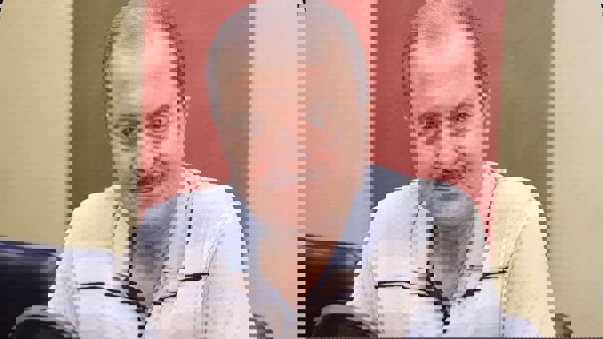 اشتهر بدور "أبو جودت" واقتحم عالم السياسة.. محطات من حياة الفنان الراحل زهير رمضان