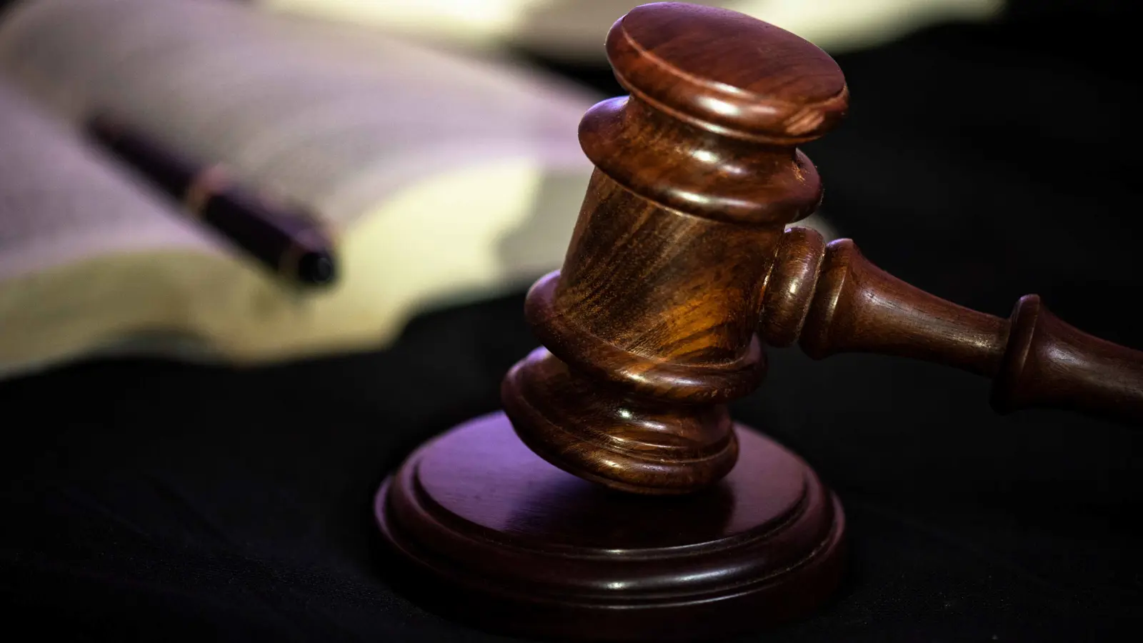 الأردن.. محكمة تنظر بقضية شاب حاول الانتحار 141 مرة