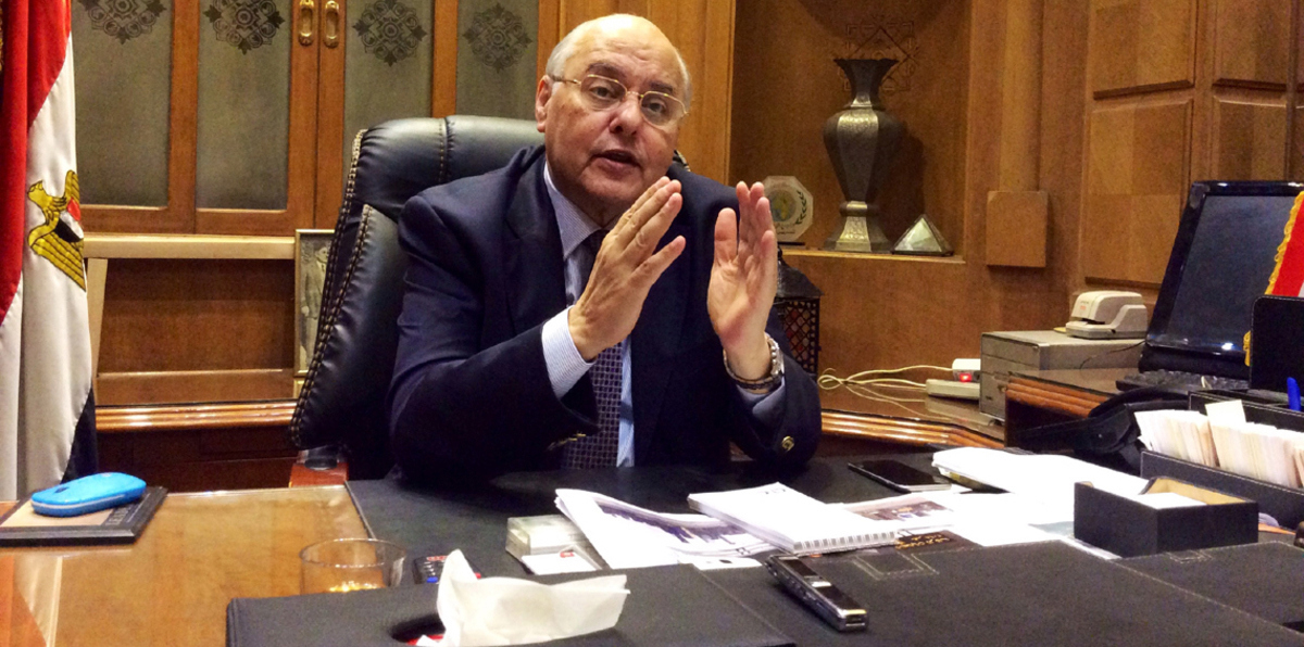 منافس السيسي يكشف حجم ثروته (فيديو)