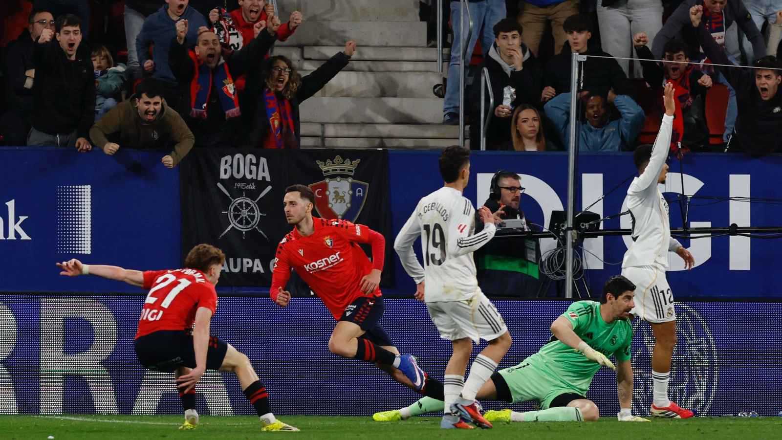 على برشلونة مكافأته.. أكثر لاعب أثار استياء جمهور ريال مدريد ضد أوساسونا 