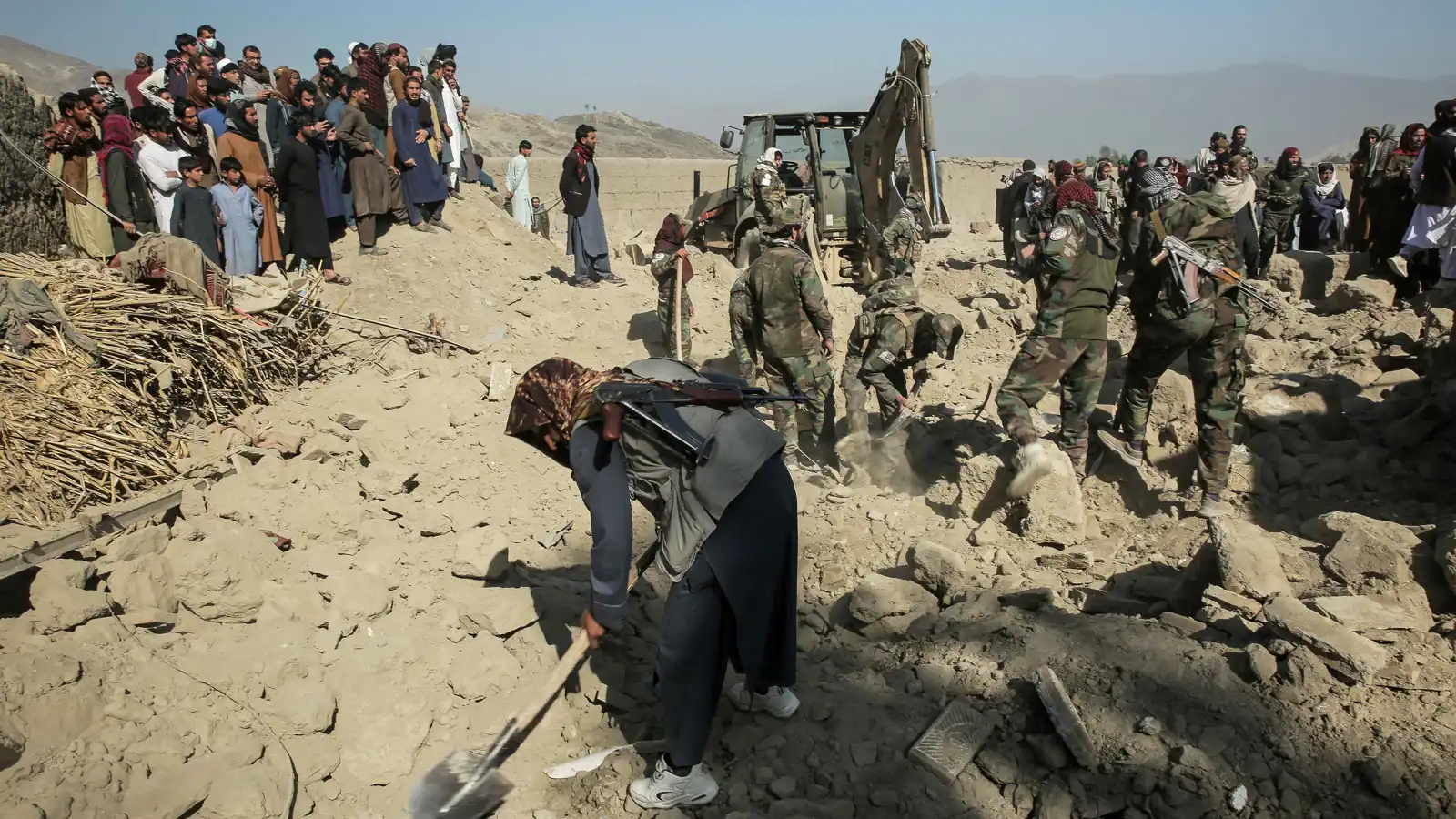 بعد مقتل 70 شخصا.. تضارب في الروايات بين باكستان وأفغانستان