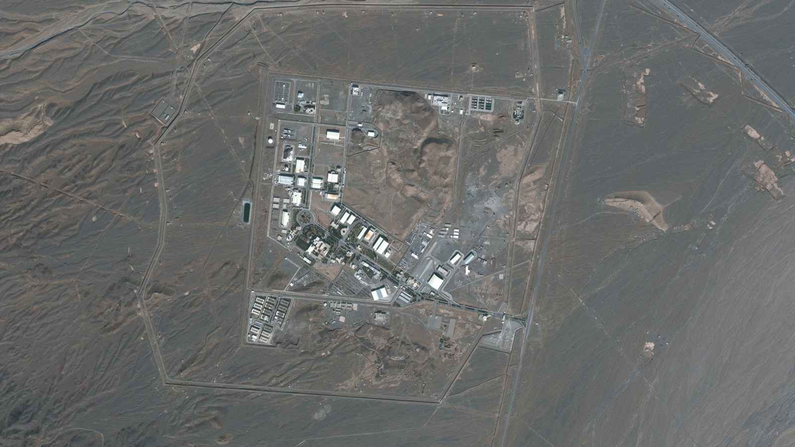 التلفزيون الإيراني: لا مؤشرات على "تلوث نووي" بعد الضربة الإسرائيلية