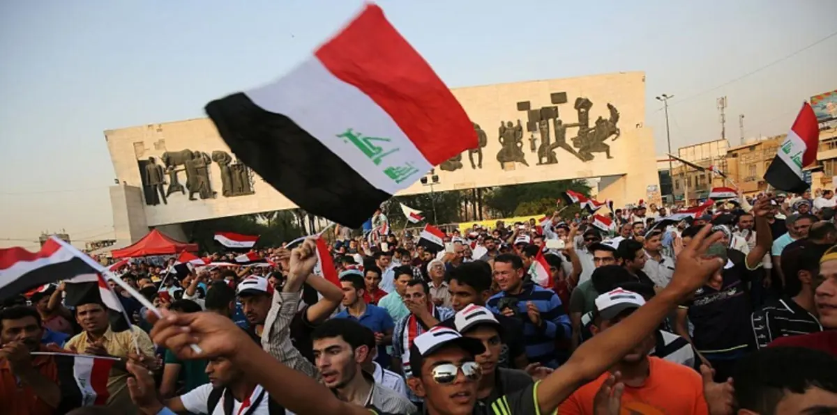 موظفون عراقيون في شركة نفط روسية يحتجون بالبصرة ضد تسريحهم