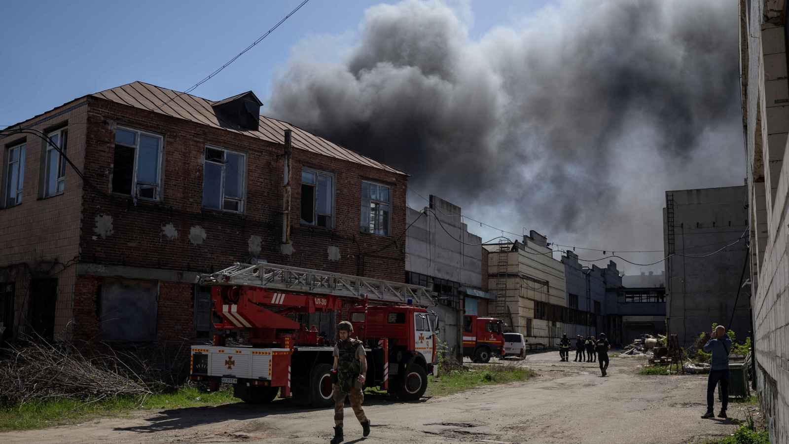 هجوم روسي واسع على أوكرانيا.. وترامب "يشكك" برغبة بوتين في السلام