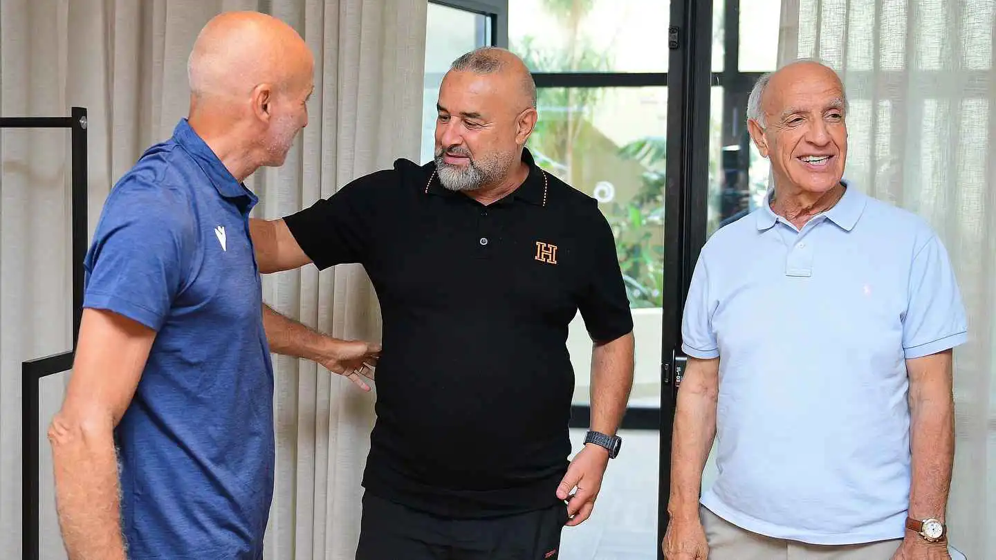 بدأ مهامه اليوم.. 3 محطات صعبة تنتظر عبد الحق بن شيخة في اتحاد الجزائر