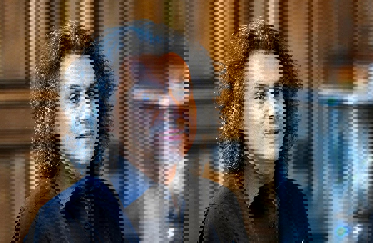 الملياردير الجزائري رشيد نكاز يتعرض لاعتداء من نجل قائد الحزب الحاكم سابقًا