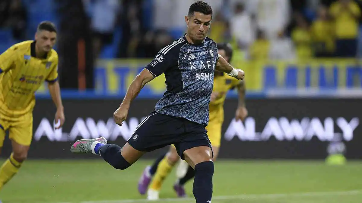 تحول رهيب.. سر فرحة كريستيانو رونالدو الخرافية رغم تراجعه أمام التعاون