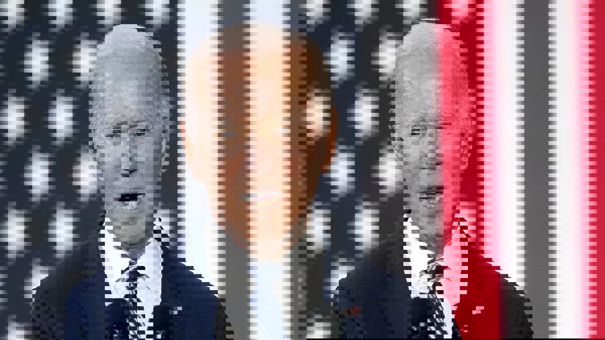 لماذا فقد بايدن أعصابه في اتصال هاتفي مع زيلينسكي؟
