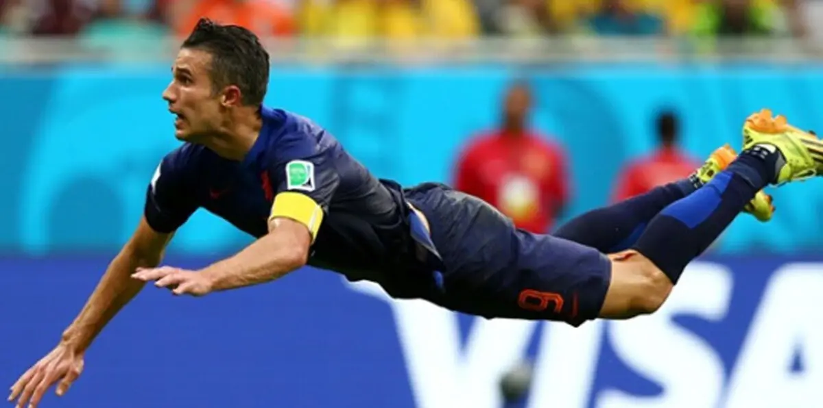 فان بيرسي يعود لتشكيلة هولندا بعد غياب طويل