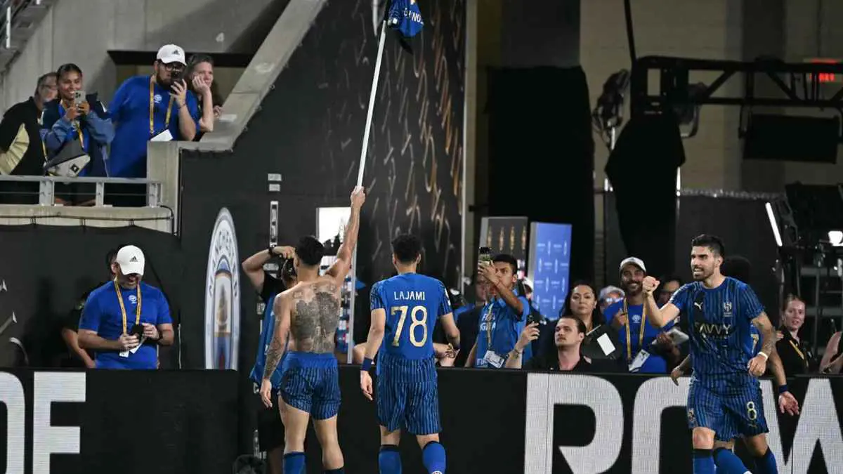 لماذا تجاهل الهلال المشاركة بالرديف في السوبر السعودي؟