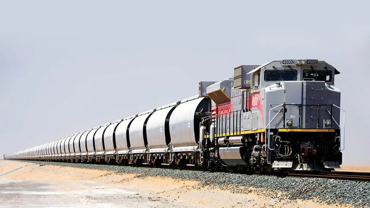 شبكة سكك الحديد الإماراتية تشق طريقها نحو صحاري الخليج (فيديو)