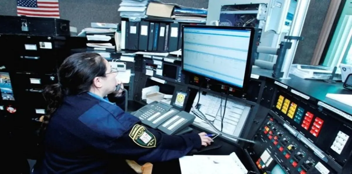 مراهق يخترق هواتف "آيفون" ويربك الشرطة الأمريكية بمكالمات زائفة