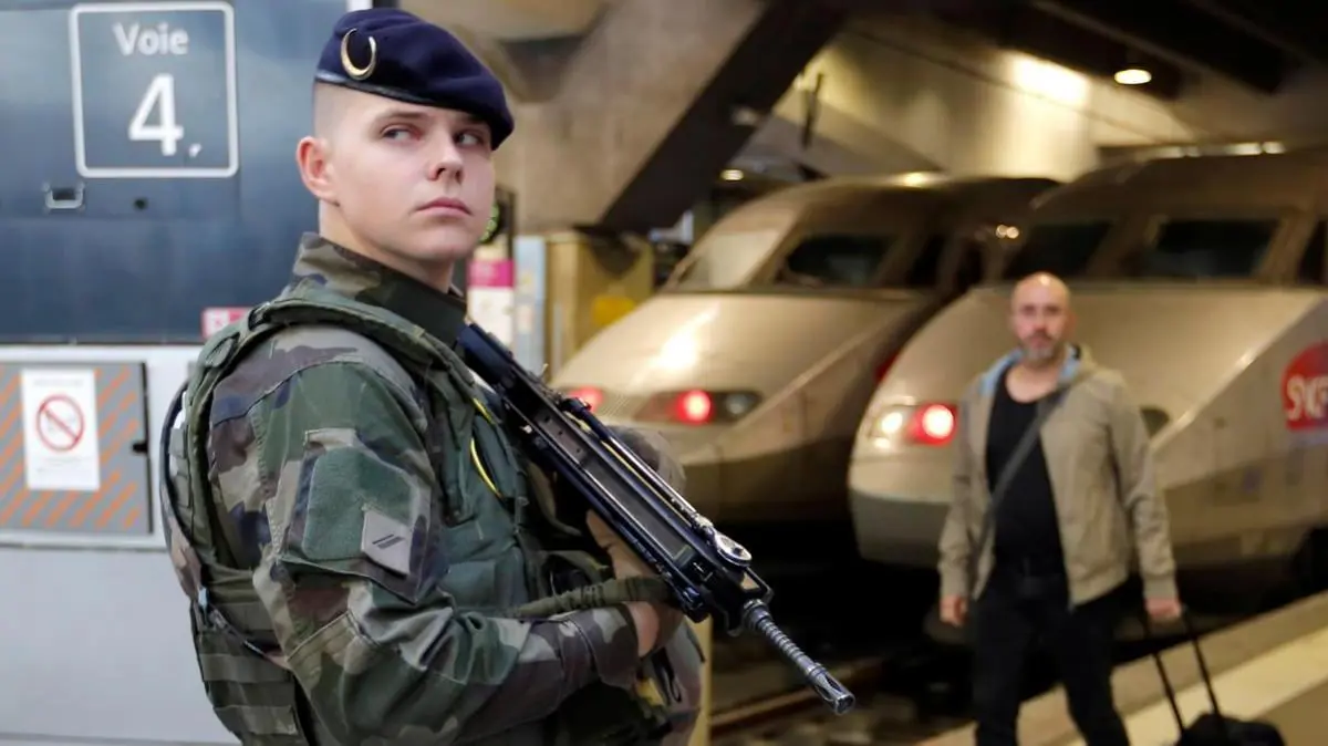 فرنسا توقف سوريا متهما بارتكاب جرائم حرب‎