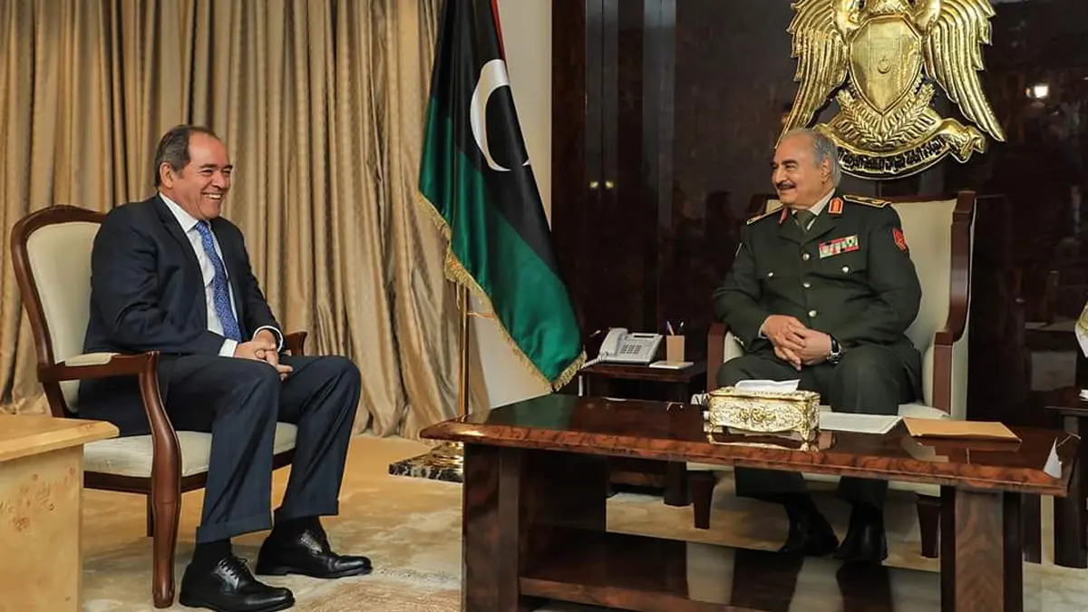 حفتر يتلقى دعوة رسمية لزيارة الجزائر من الرئيس تبون