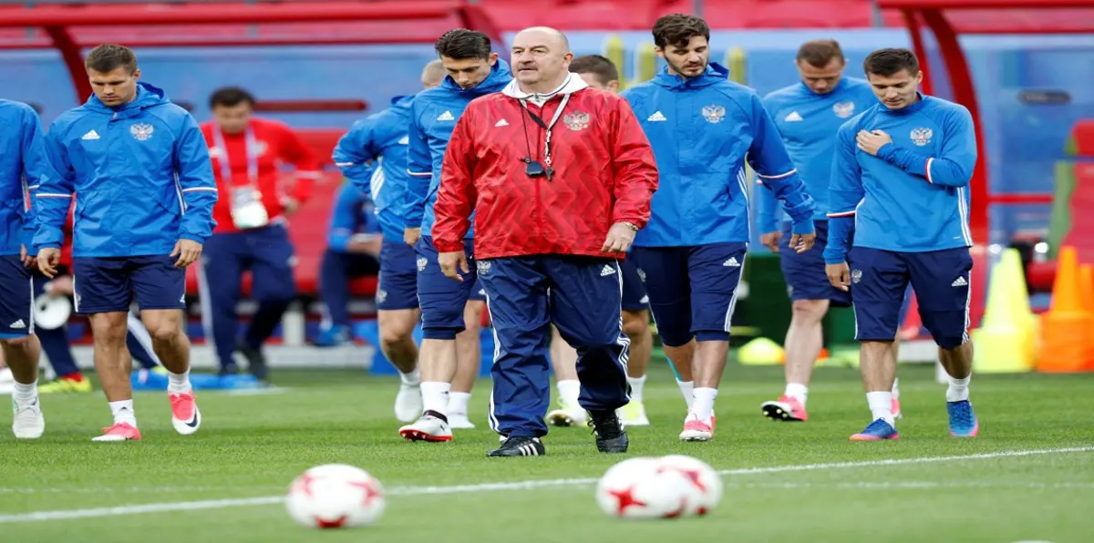 مدرب روسيا: الحاجة للفوز تفسر المنهج الذي سنتبعه أمام المكسيك