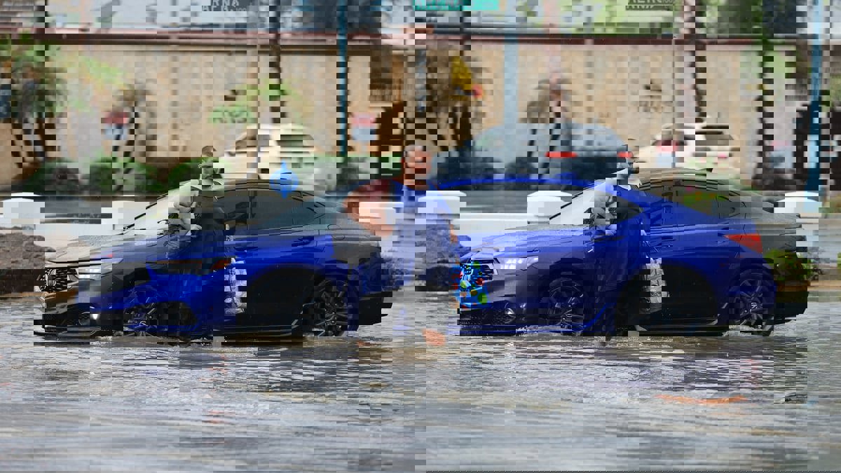 العاصفة المدارية هيلاري تكشر عن أنيابها في جنوب كاليفورنيا‎