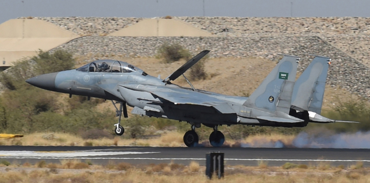 التحالف العربي يدّمر قاعدة صواريخ باليستية للحوثيين في تعز‎