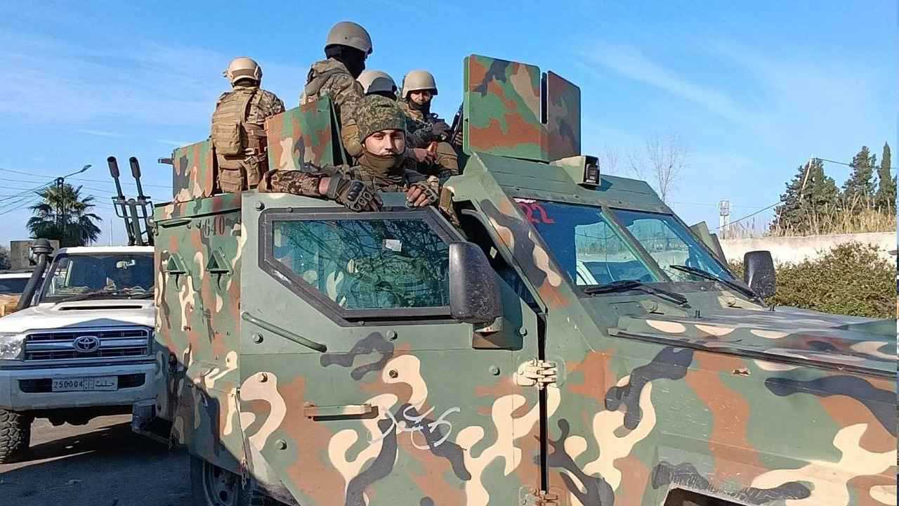 وصول تعزيزات عسكرية إلى الساحل السوري للحد من حرائق "غير مسبوقة"