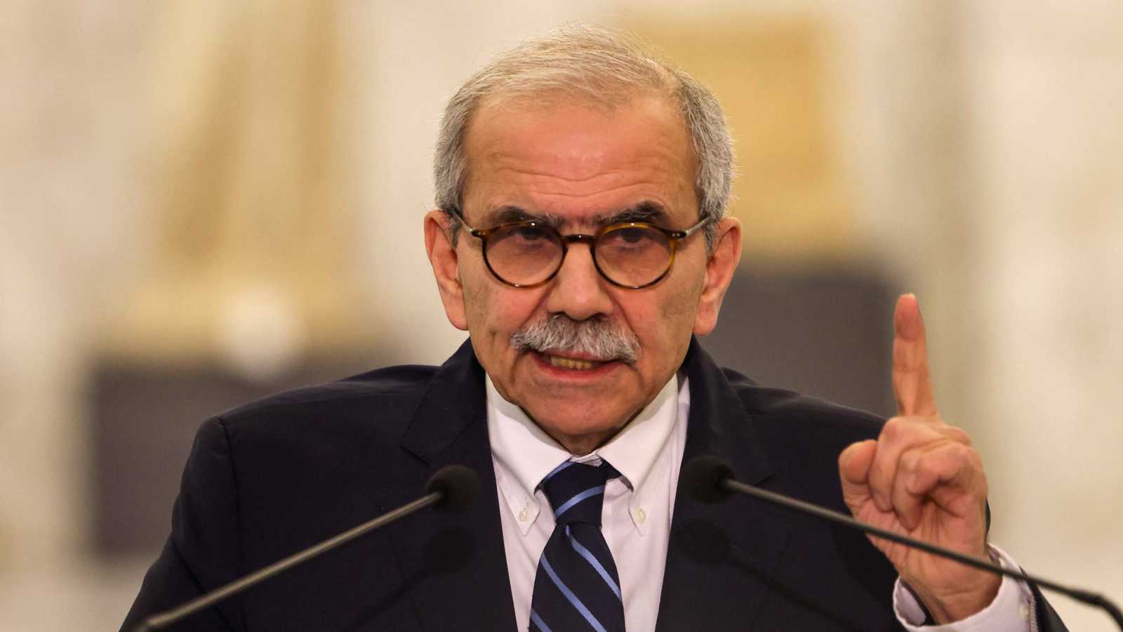 رئيس وزراء لبنان: حزب الله يجب أن يتخلى عن الجناح العسكري