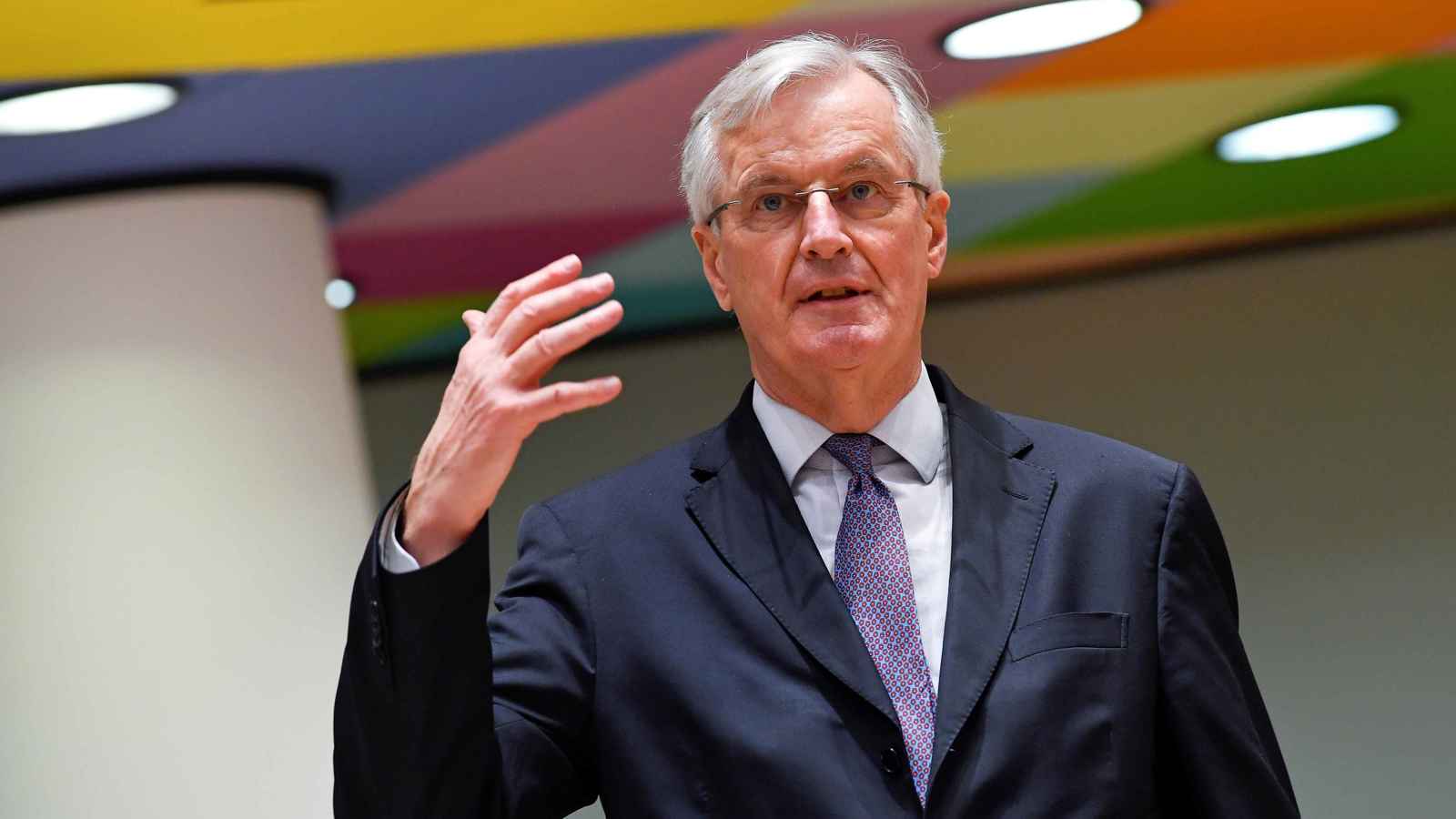 فرنسا.. عوامل تهدد حكومة بارنييه بـسحب الثقة