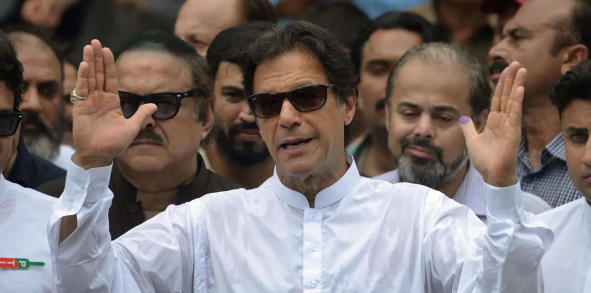 عمران خان يعد الباكستانيين بتحويل البلاد إلى دولة "رفاهية إسلامية"