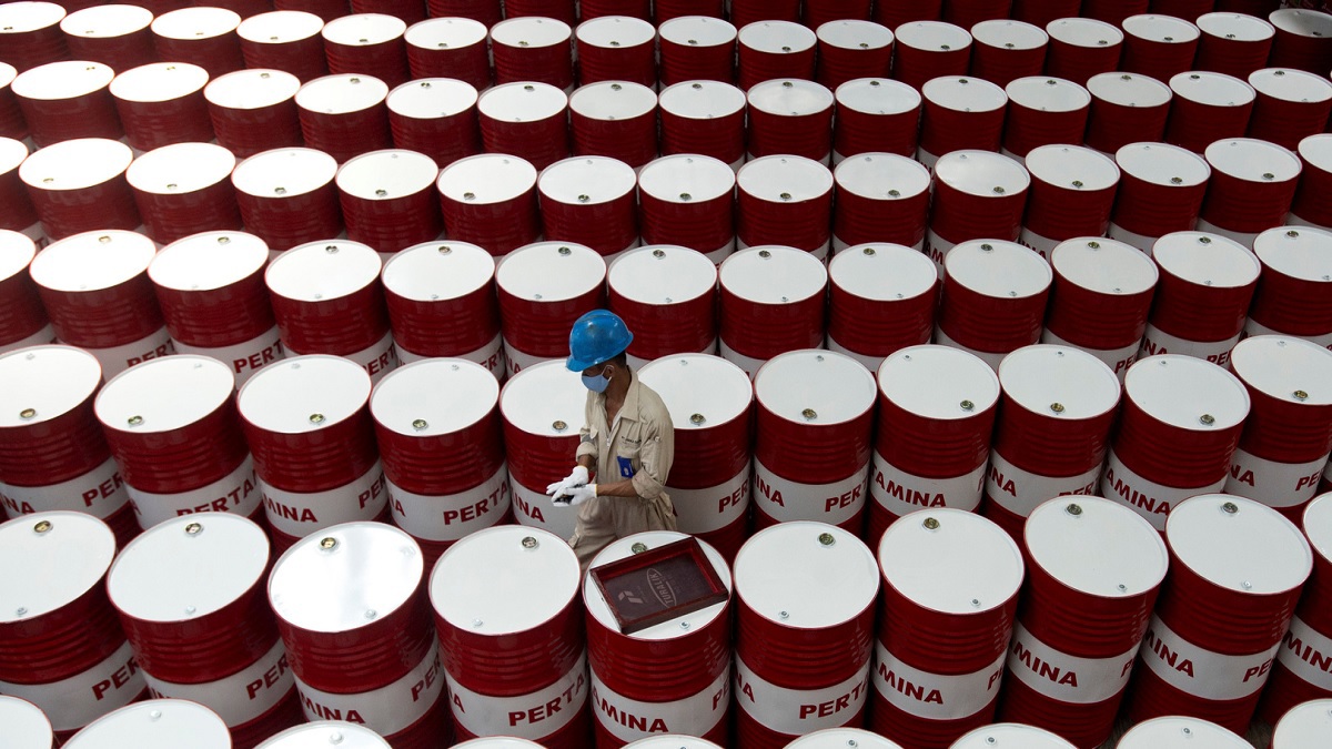 تراجع مخزونات الخام الأمريكية بأكثر من المتوقع