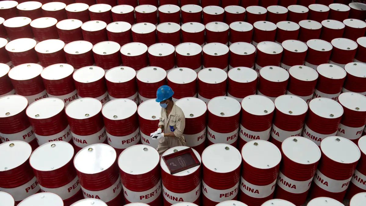 تراجع مخزونات الخام الأمريكية بأكثر من المتوقع