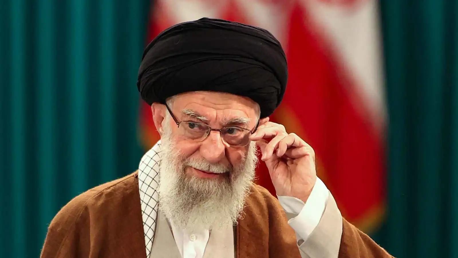 رجل دين إيراني مهاجماً خامنئي: "قاتل جرّ البلاد إلى الفتنة" (فيديو)