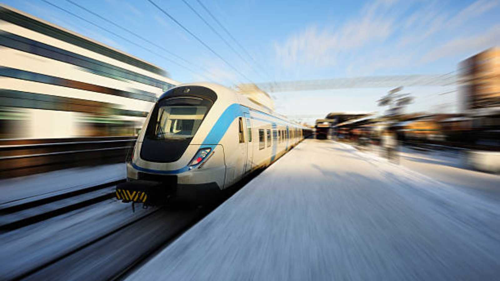 مصر تدشن قطارا فائق السرعة يربط البحر الأحمر بـ"المتوسط"