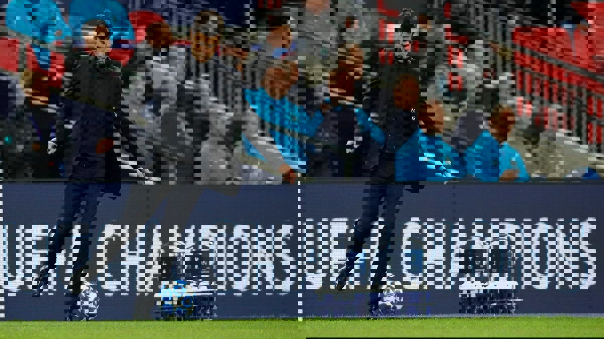 ماوريسيو بوكيتينو مدرب توتنهام يتحدى نادي برشلونة