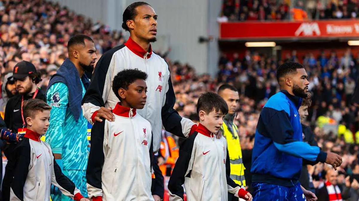 فان دايك يكشف تطورات إيجابية بشأن تمديد عقده مع ليفربول