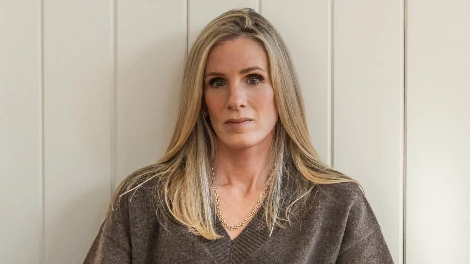 "لم تكن خيانة".. كريستين كابوت تدافع عن نفسها  بعد فضيحة حفل "كولدبلاي"