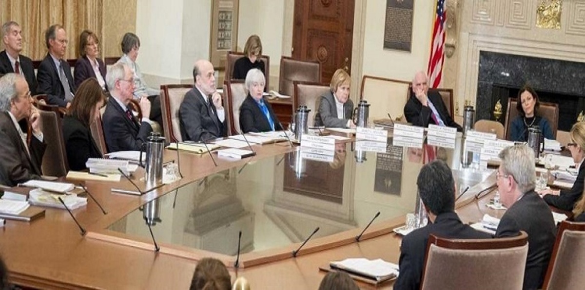 المركزي الأمريكي يرجح رفع أسعار الفائدة والدولار لأعلى مستوياته في 3 أسابيع