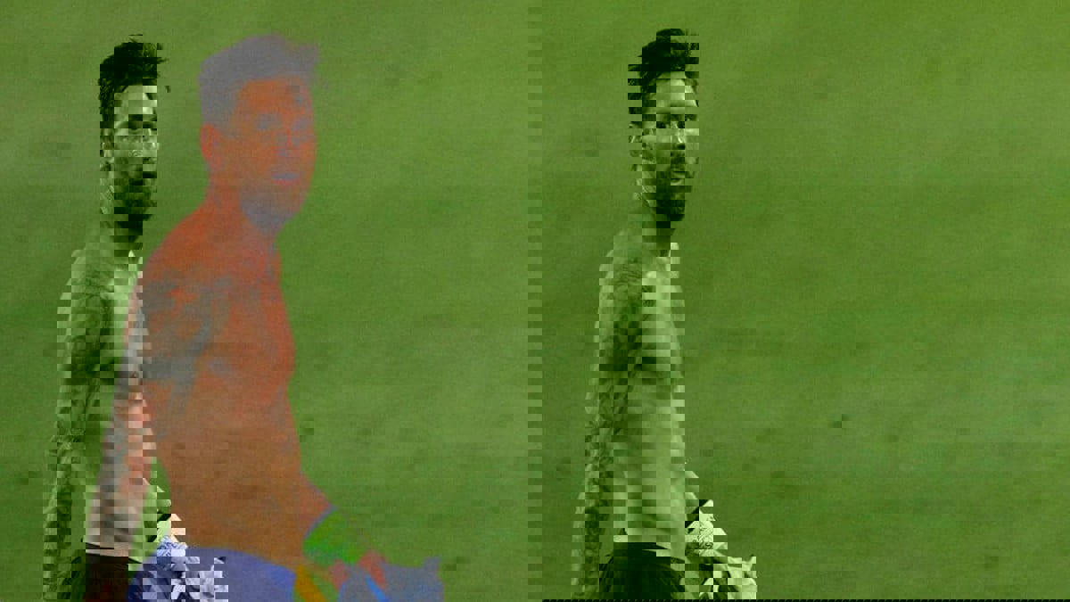 أول ظهور لميسي منذ الأزمة.. ووالده يتحدث عن إمكانية استمراره في برشلونة (فيديو)