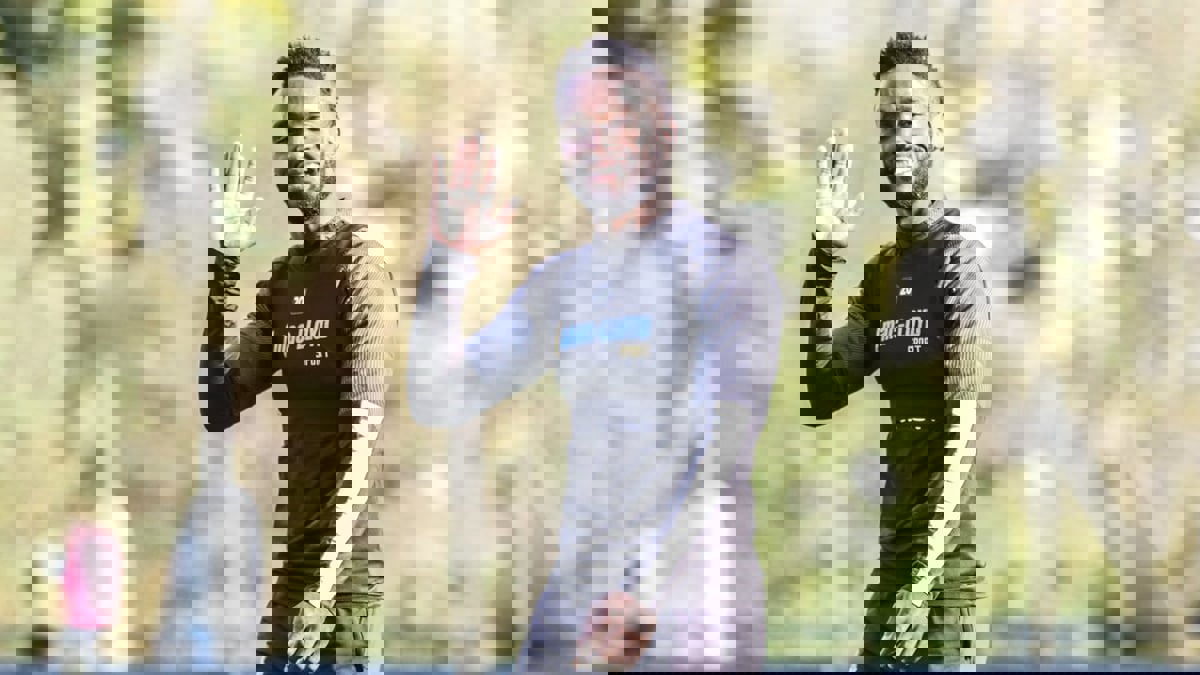 سيارا البرازيلي يضغط على الوصل لزيادة عرضه لضم مهاجمه ميندوزا