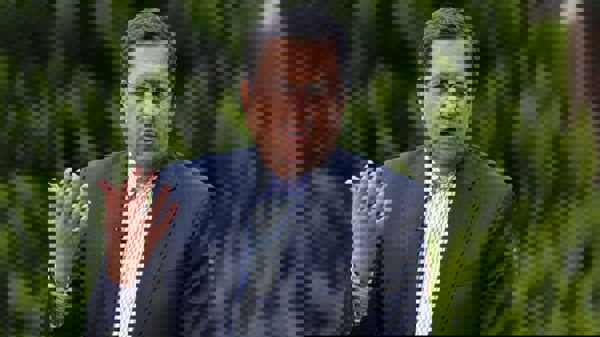 محافظ المركزي الإيراني: معظم البنوك الأجنبية لا تتعاون معنا بسبب العقوبات الأمريكية