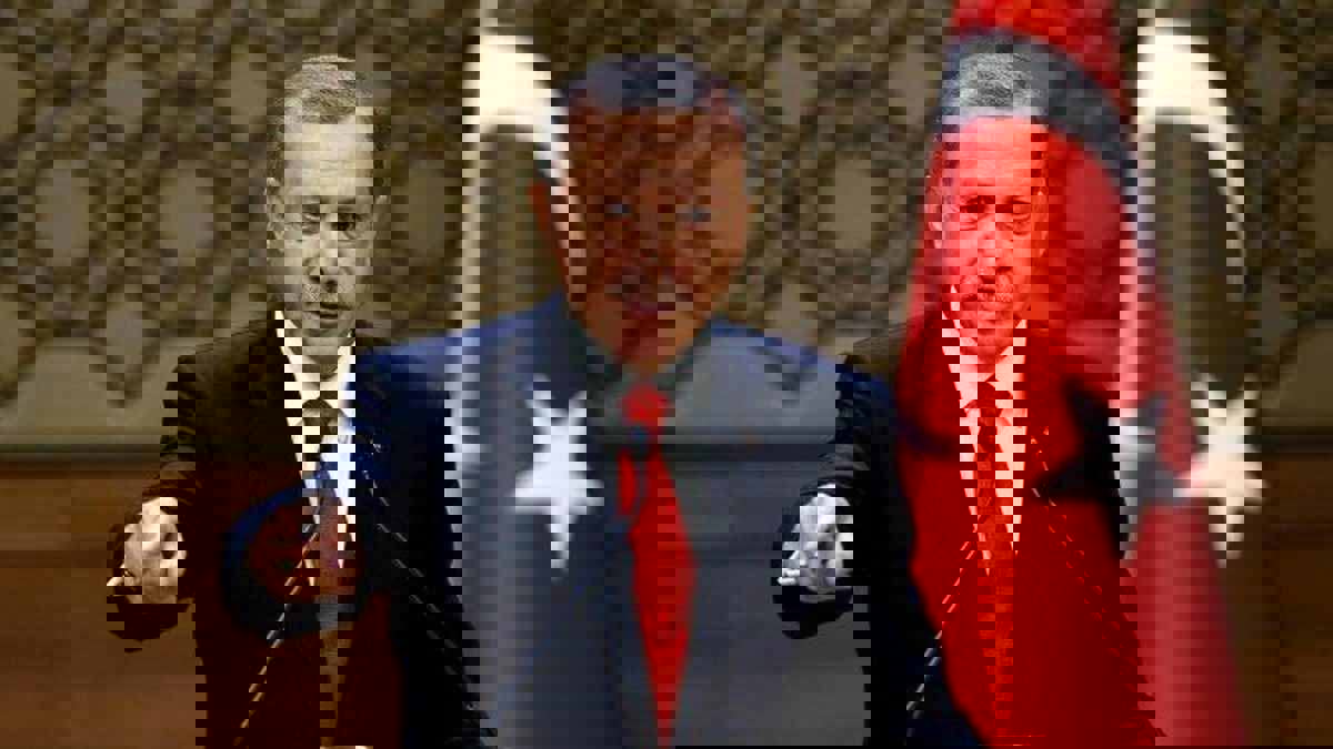 تقرير: أردوغان ينتهج سياسة "مجنونة" في التعامل مع كورونا