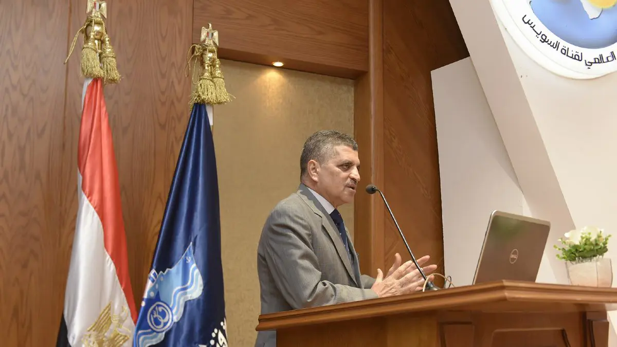 السيسي يعيّن رئيسًا جديدًا لهيئة قناة السويس