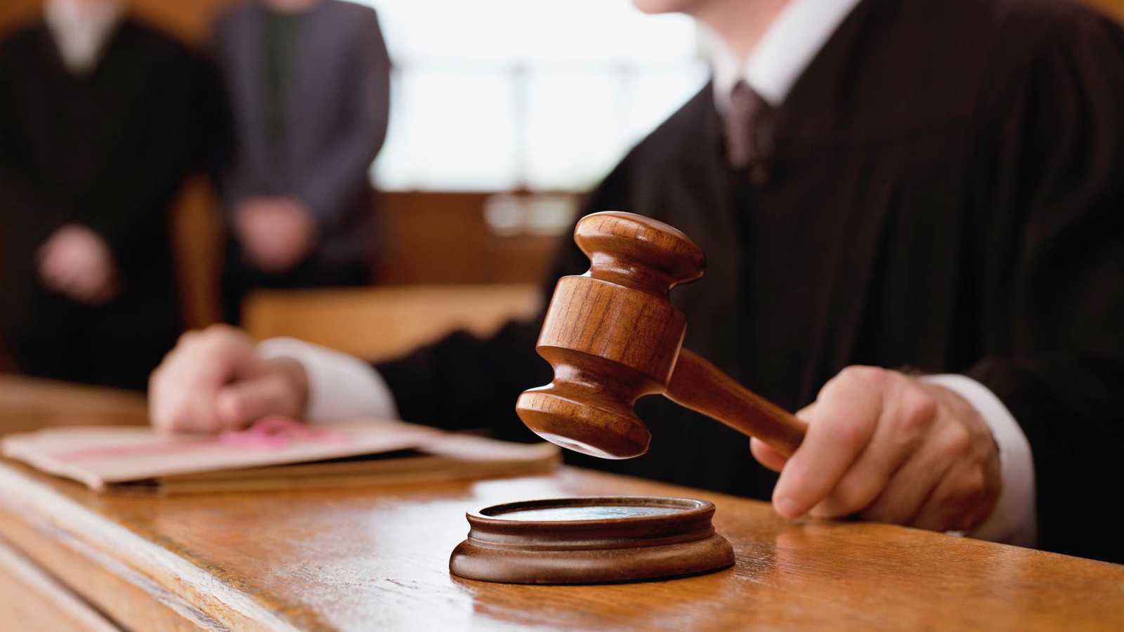 المؤبد ليوتيوبر قتل زوجته السابقة أمام طفلهما (صور)