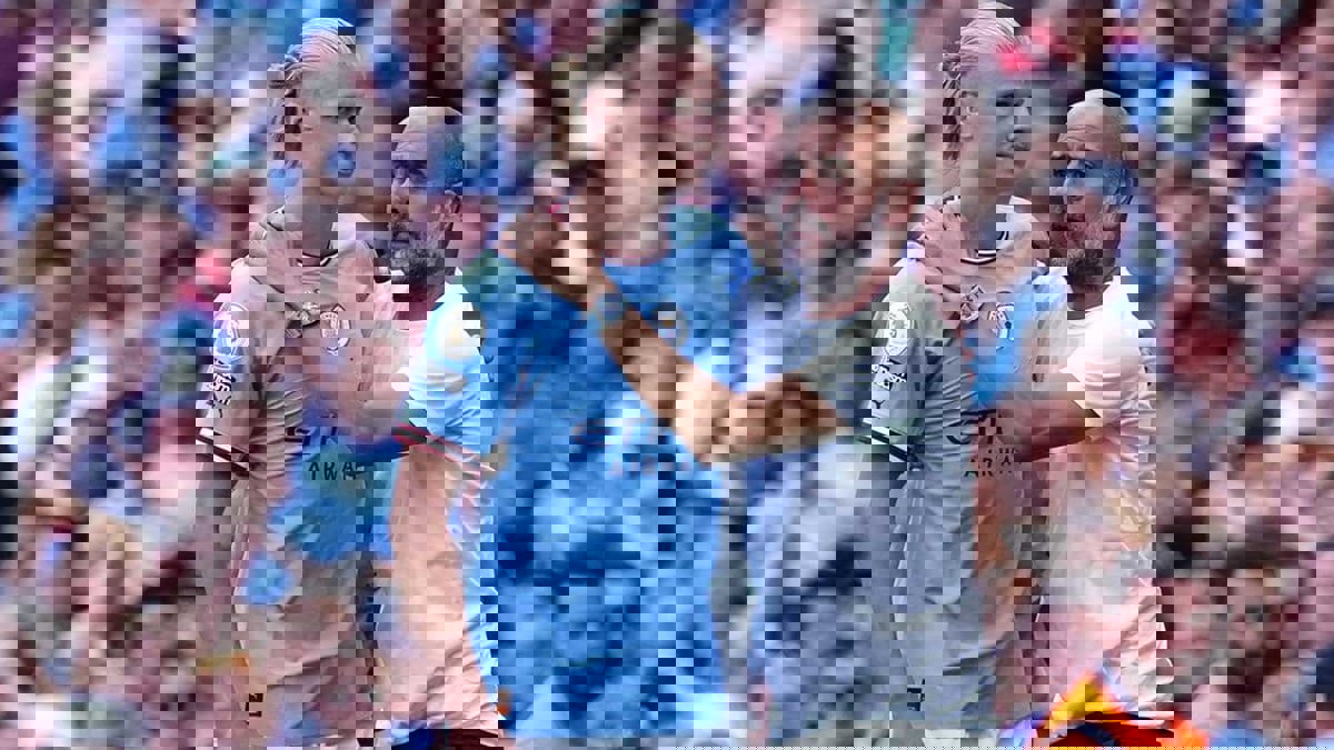 غوارديولا ساخرًا من تقارير حسم مانشستر سيتي للدوري الإنجليزي: نلعب من أجل 111 نقطة