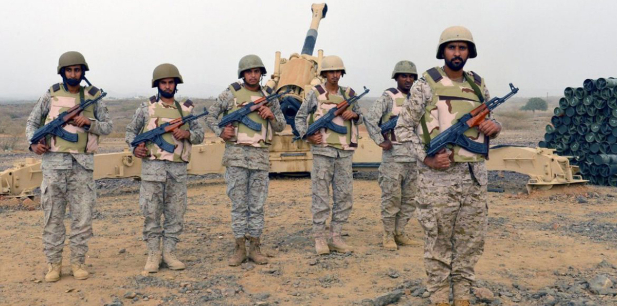 أمير سعودي يتفقد الوحدات العسكرية بمناطق العمليات في الحد الجنوبي