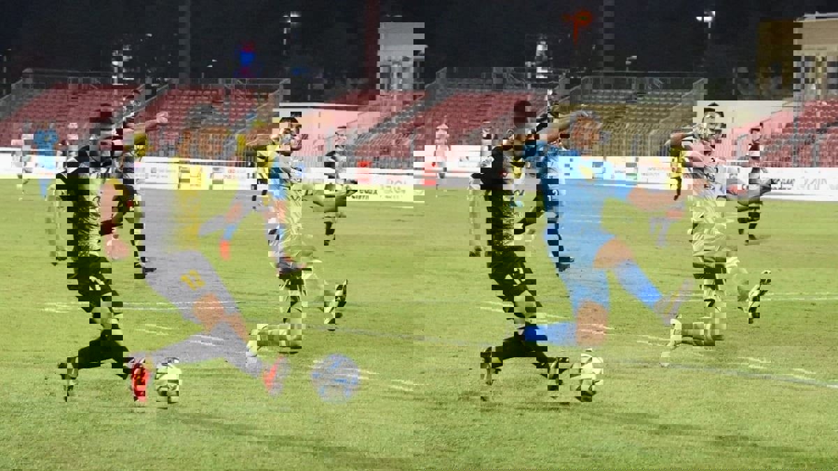 الرفاع يتوج بكأس ملك البحرين عقب فوزه على الأهلي بثنائية نظيفة (فيديو)