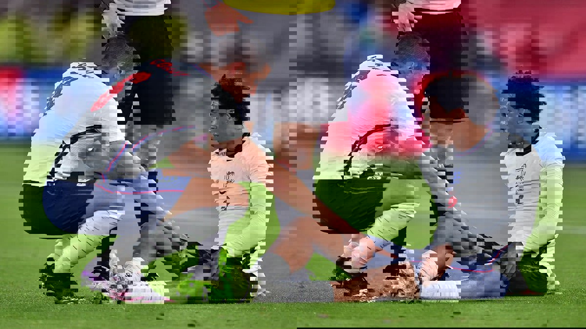 ساوثغيت يثير قلقًا بشأن إصابة ألكسندر أرنولد ومصيره مع إنجلترا في يورو 2020