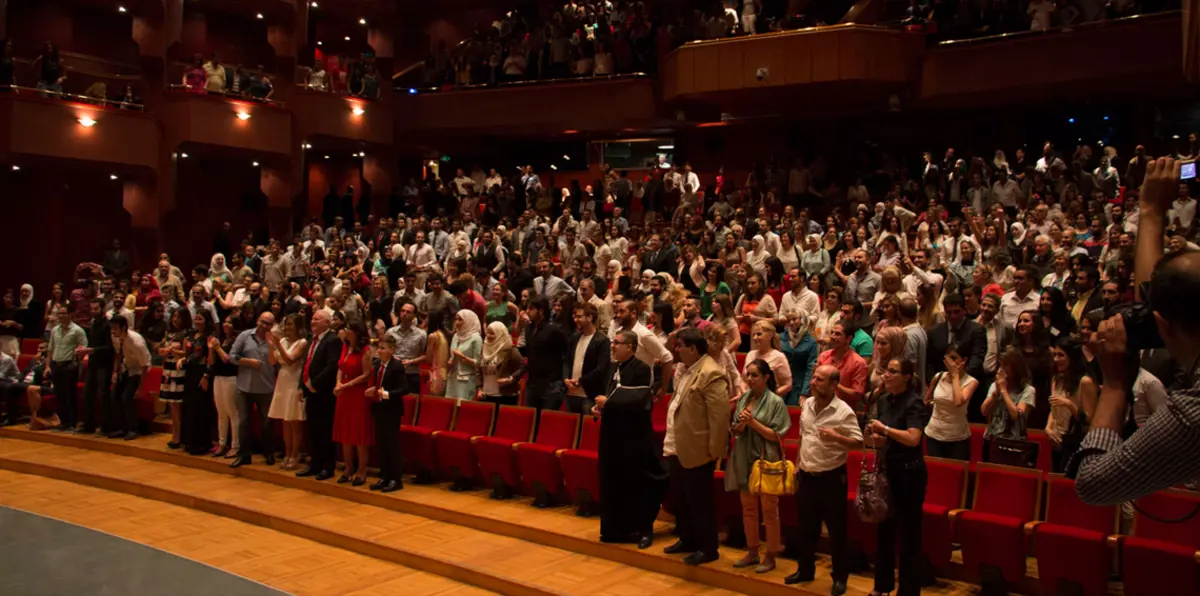 "إرم نيوز" يحضر الأيقونة السورية "وطن" على مسرح دار الأوبرا بدمشق (فيديو)